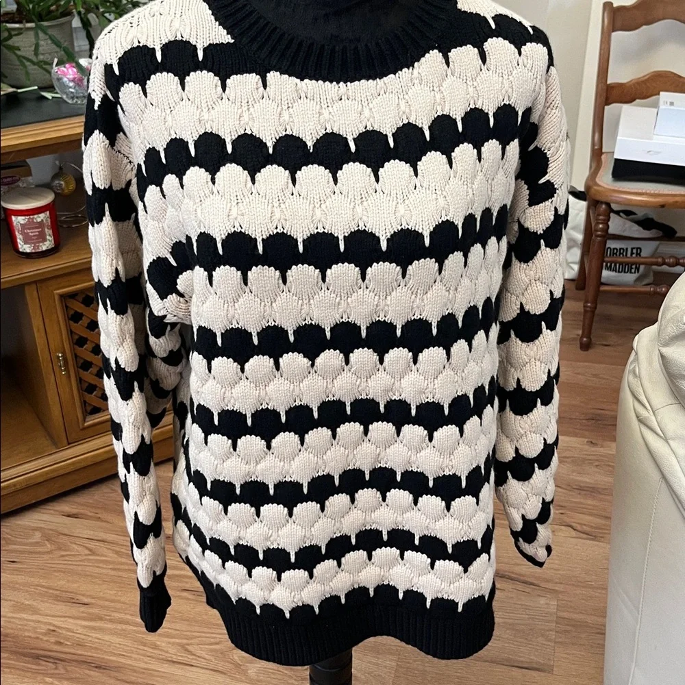 Pretty garden cream/black textured sweater, size small (oversized)